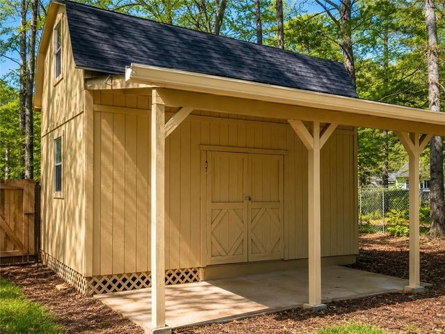 205 Meadowbrook Drive, Mcdonough, GA 30253