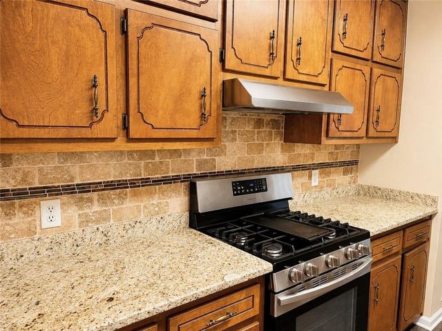 205 Meadowbrook Drive, Mcdonough, GA 30253
