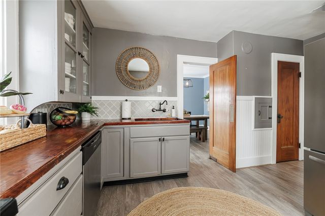 272 Laurelton Road, Irondequoit, NY 14609