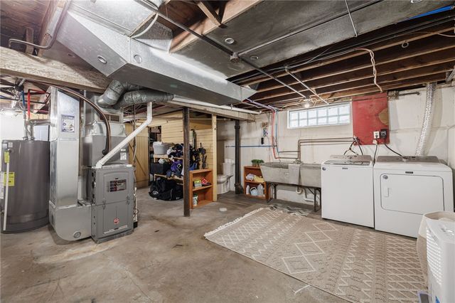 272 Laurelton Road, Irondequoit, NY 14609