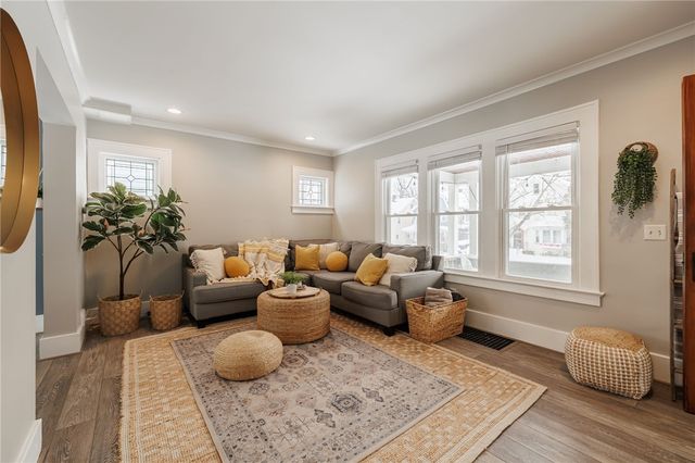 272 Laurelton Road, Irondequoit, NY 14609