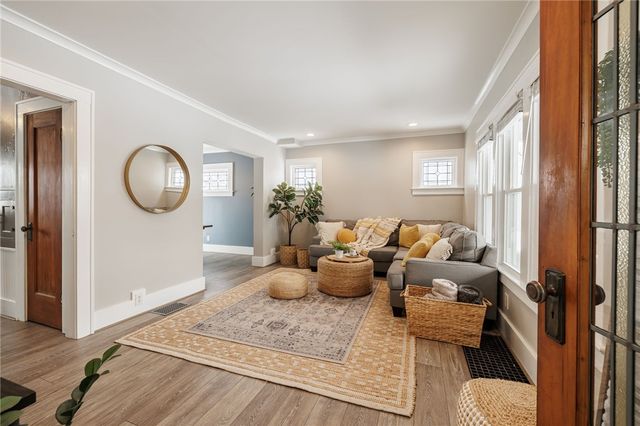 272 Laurelton Road, Irondequoit, NY 14609