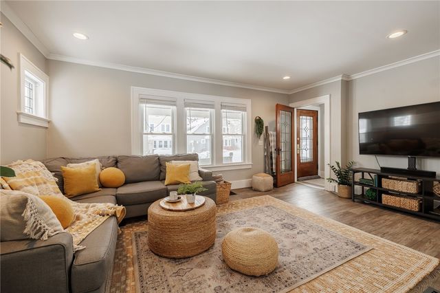 272 Laurelton Road, Irondequoit, NY 14609