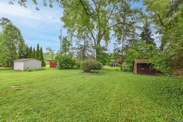 W170N9340 Woodlawn DRIVE, Menomonee Falls, WI 53051