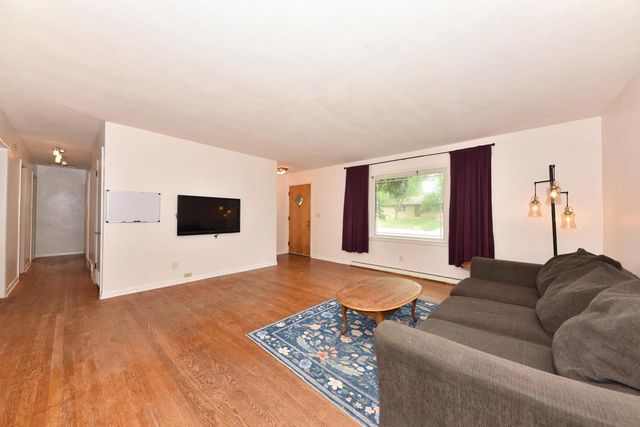 W170N9340 Woodlawn DRIVE, Menomonee Falls, WI 53051