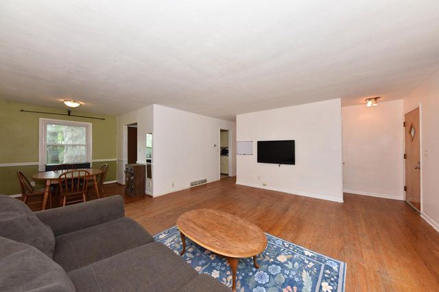 W170N9340 Woodlawn DRIVE, Menomonee Falls, WI 53051