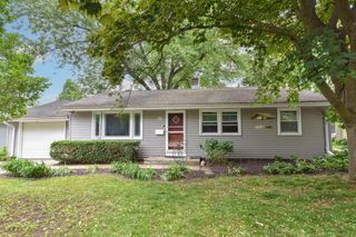 W170N9340 Woodlawn DRIVE, Menomonee Falls, WI 53051