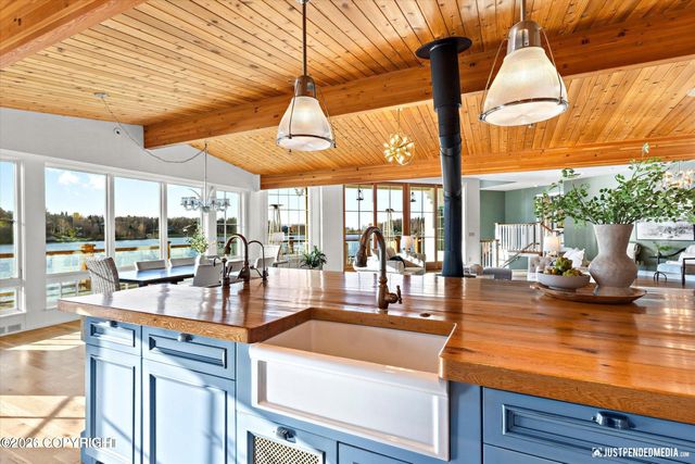 3806 North Point Circle, Anchorage, AK 99502