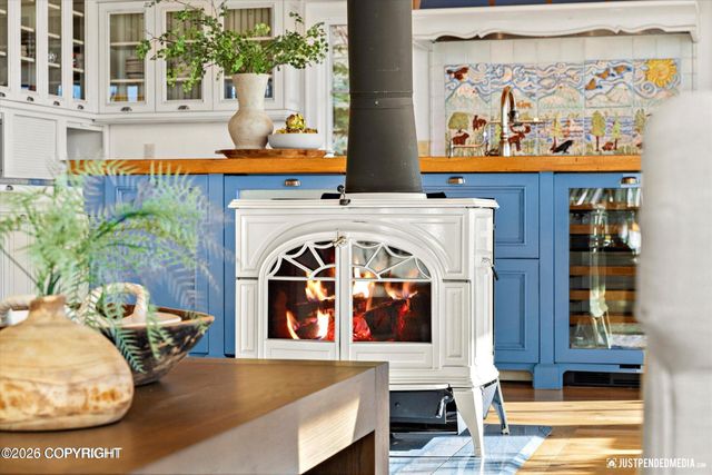 3806 North Point Circle, Anchorage, AK 99502