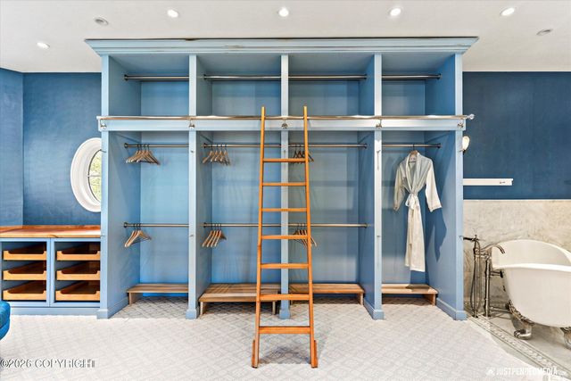 3806 North Point Circle, Anchorage, AK 99502