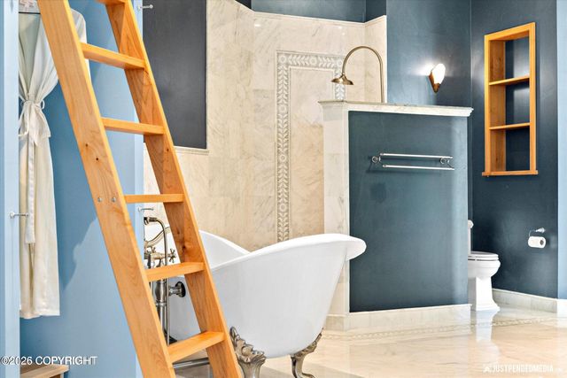 3806 North Point Circle, Anchorage, AK 99502