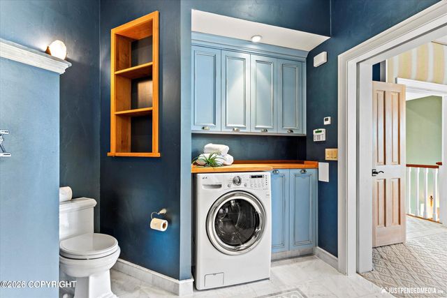 3806 North Point Circle, Anchorage, AK 99502