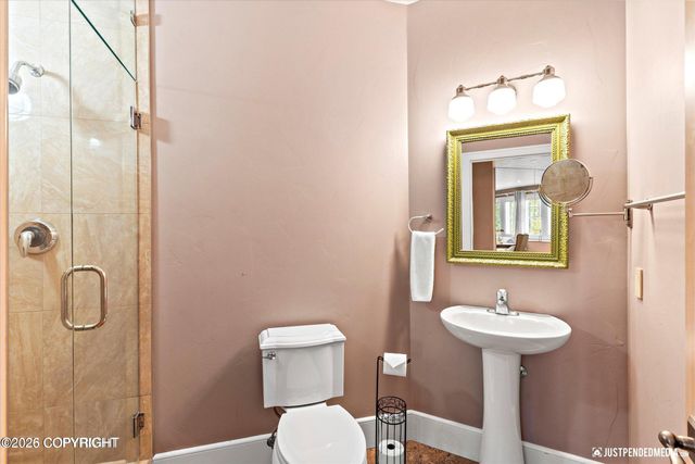 3806 North Point Circle, Anchorage, AK 99502