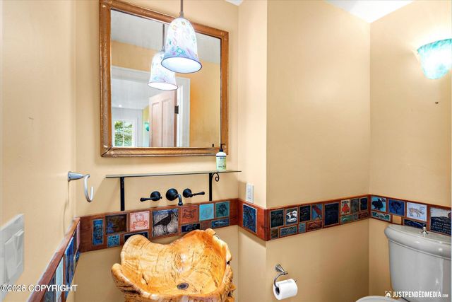 3806 North Point Circle, Anchorage, AK 99502