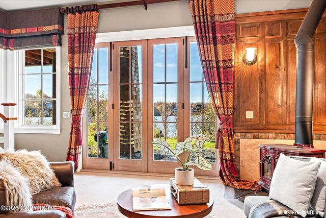 3806 North Point Circle, Anchorage, AK 99502