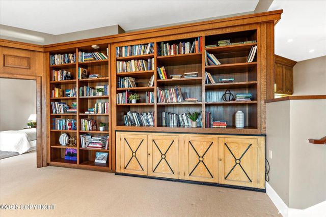 3806 North Point Circle, Anchorage, AK 99502