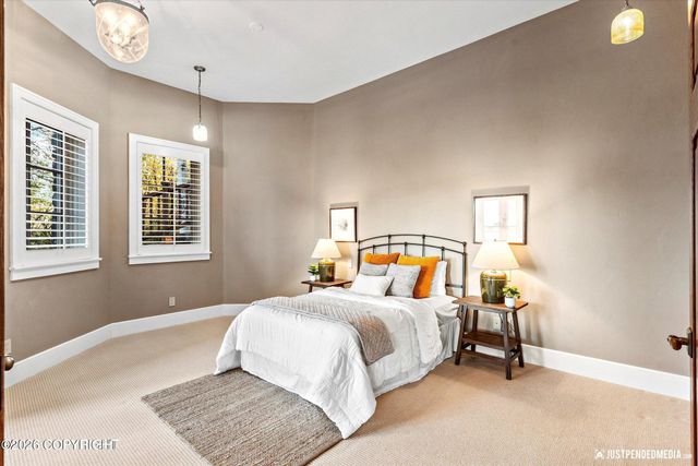 3806 North Point Circle, Anchorage, AK 99502