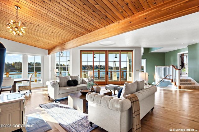 3806 North Point Circle, Anchorage, AK 99502