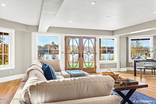 3806 North Point Circle, Anchorage, AK 99502