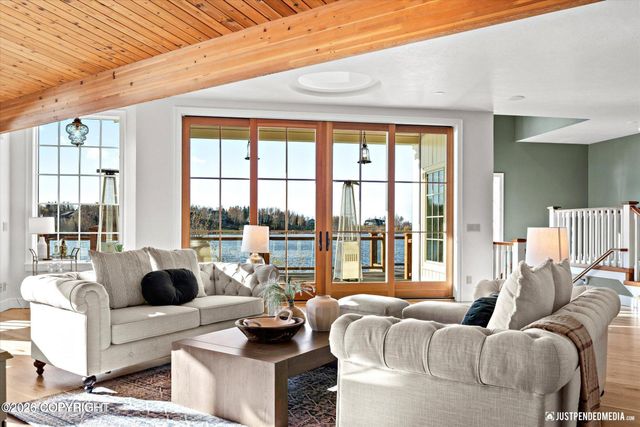 3806 North Point Circle, Anchorage, AK 99502