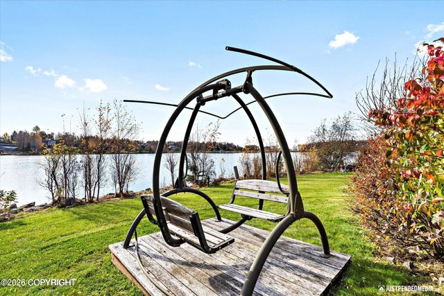 3806 North Point Circle, Anchorage, AK 99502