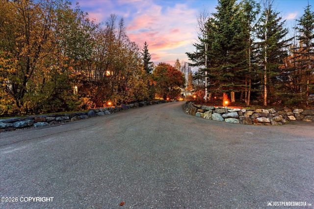 3806 North Point Circle, Anchorage, AK 99502