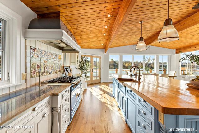 3806 North Point Circle, Anchorage, AK 99502