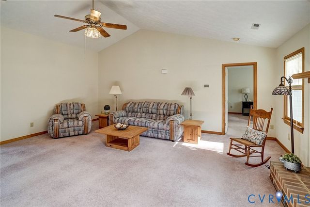 4905 Gray Bark Ct, Sandston, VA 23150