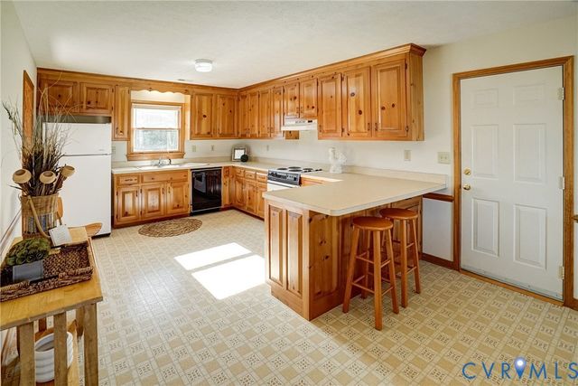 4905 Gray Bark Ct, Sandston, VA 23150