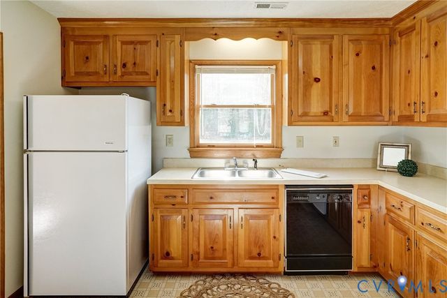 4905 Gray Bark Ct, Sandston, VA 23150