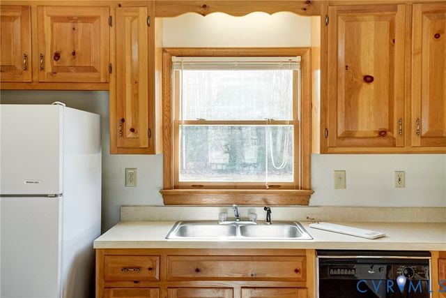 4905 Gray Bark Ct, Sandston, VA 23150