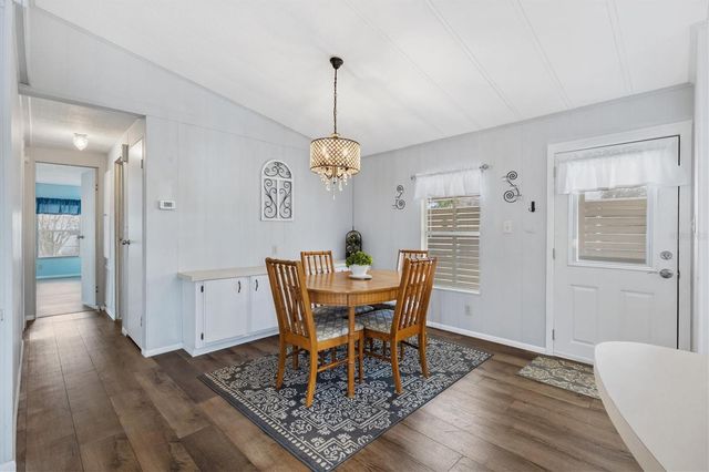 724 ROYAL PALM AVENUE, Lady Lake, FL 32159