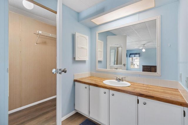 724 ROYAL PALM AVENUE, Lady Lake, FL 32159