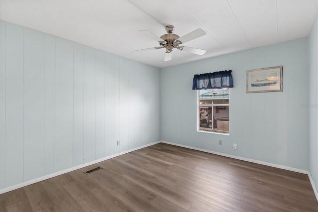 724 ROYAL PALM AVENUE, Lady Lake, FL 32159