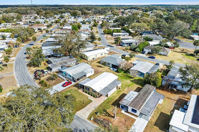 724 ROYAL PALM AVENUE, Lady Lake, FL 32159