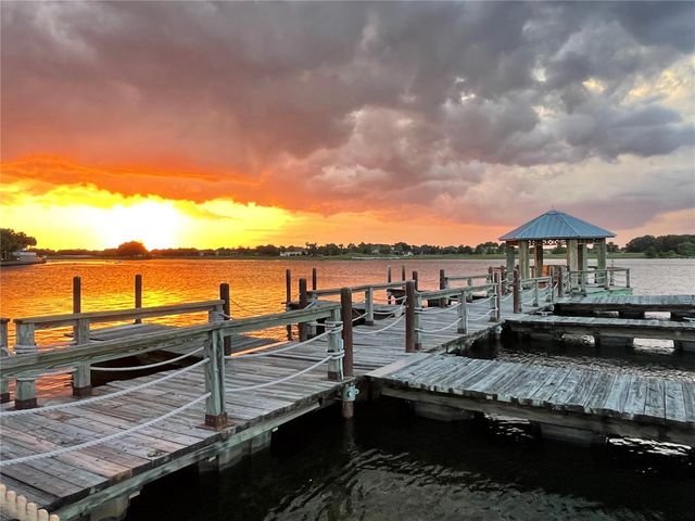 724 ROYAL PALM AVENUE, Lady Lake, FL 32159