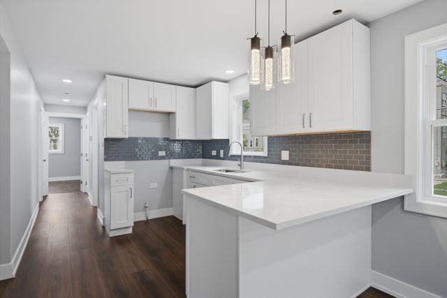 2016 W 52nd Street, Chicago, IL 60609
