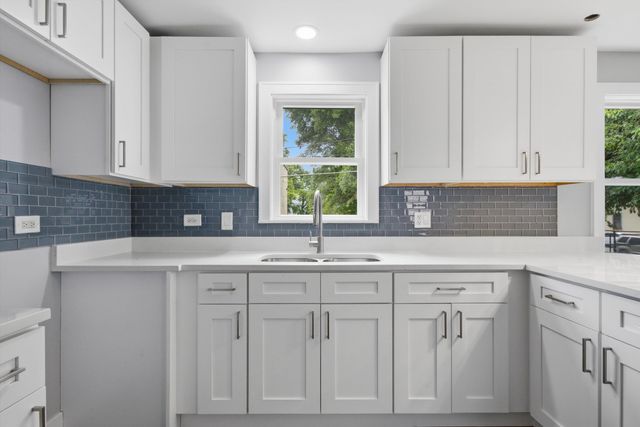 2016 W 52nd Street, Chicago, IL 60609