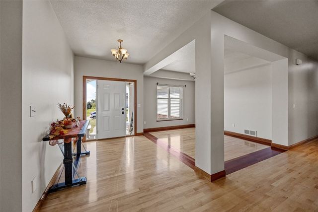 2850 Twinleaf Road, Cedar Rapids, IA 52411