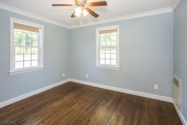 16 Chester Pl, Chester Twp., NJ 07930