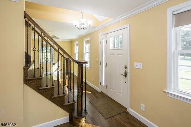 16 Chester Pl, Chester Twp., NJ 07930