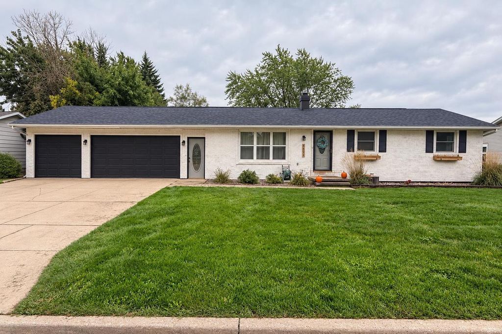 1371 CORMIER ROAD, Ashwaubenon, WI 54313