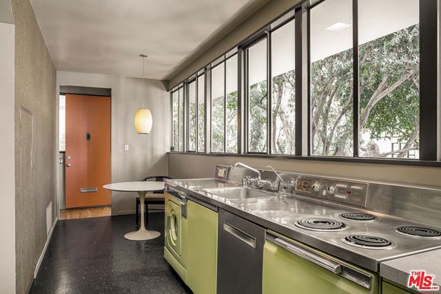 1607 Angelus Avenue, Los Angeles, CA 90026