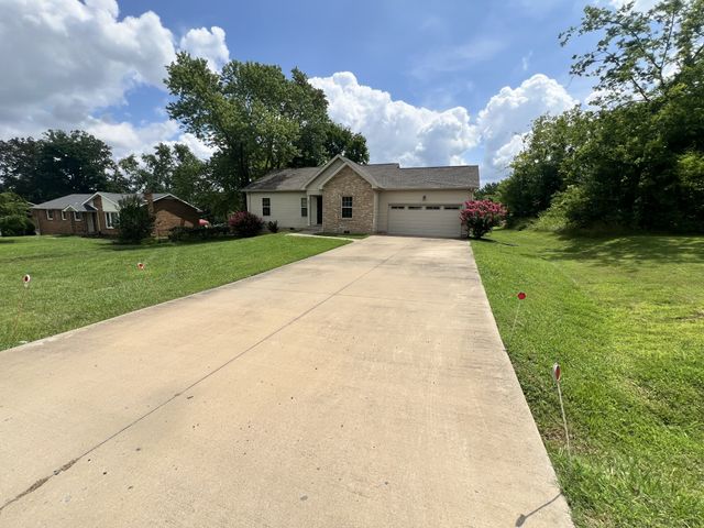 505 Paula Dr, Clarksville, TN 37042