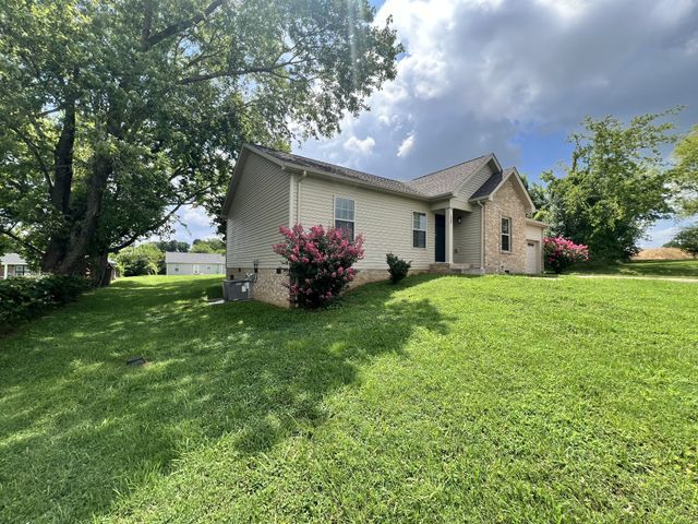 505 Paula Dr, Clarksville, TN 37042