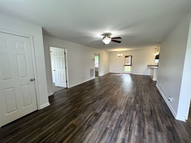 505 Paula Dr, Clarksville, TN 37042