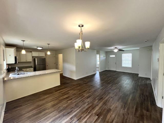 505 Paula Dr, Clarksville, TN 37042