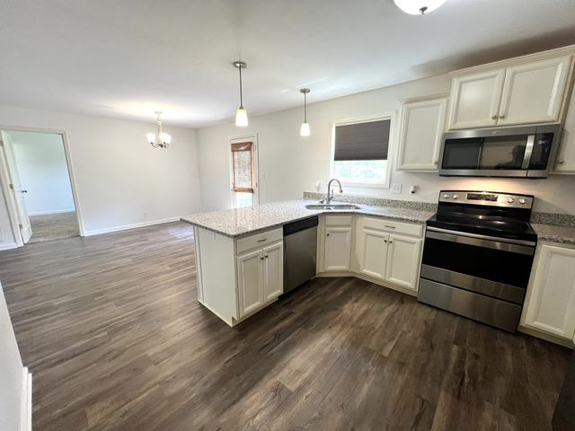 505 Paula Dr, Clarksville, TN 37042