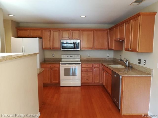 39532 Rockcrest Lane, Northville, MI 48168