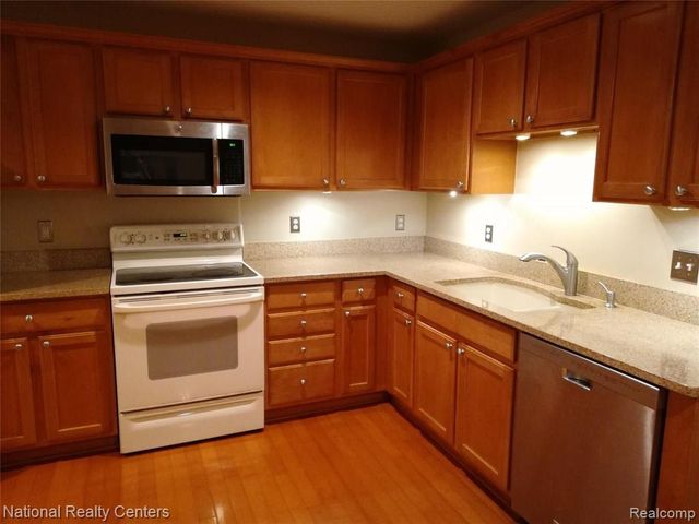 39532 Rockcrest Lane, Northville, MI 48168